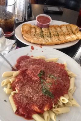 Ziti & Meatballs with Garlic Bread