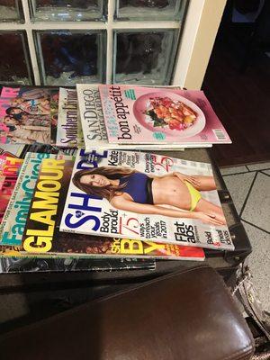 Lots of magazines available while you seat under the hairdryer