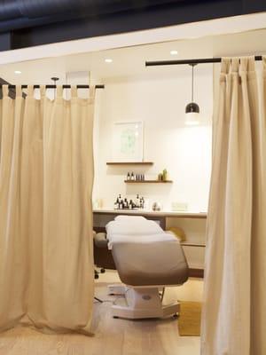 Our NoMad shop offers an open treatment room concept