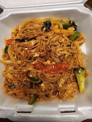 Chicken drunken noodles, medium spicy