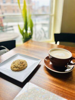 White chocolate cookie and cappuccino