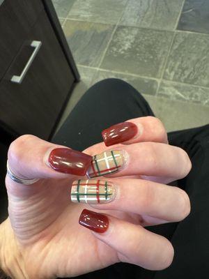 they did great on the design! but all nails except my thumb have lifted.