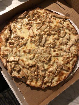 Chicken Alfredo pizza