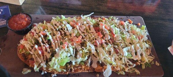 Taco flatbread pizza