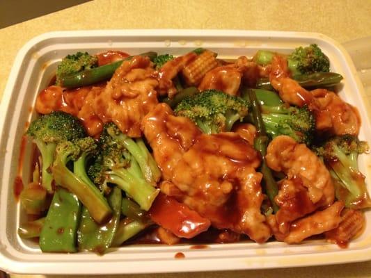 Szechuan chicken. Ample pieces of delicious chicken and broccoli. Nice family owned place. Got it to go.