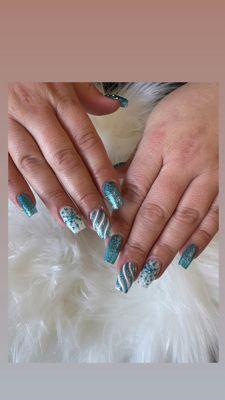 Winter themed gel x nails done by Mimi