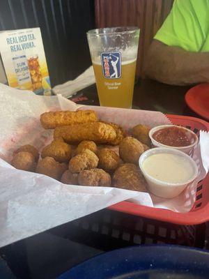 Trio sampler - died mushrooms, mozzarella sticks and jalapeño poppers with cream cheese