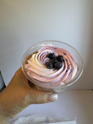 Lemon  blueberry cake cup