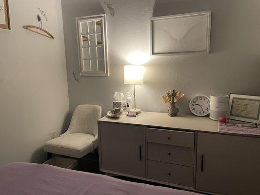 Cozy and calm therapy room