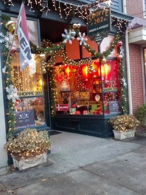 Christmas time in Bordentown at Shoppe 202