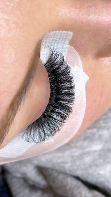 Long volume Eyelash Extensions!