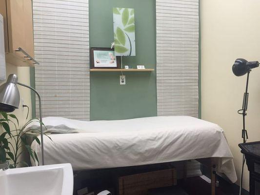 acupuncture room