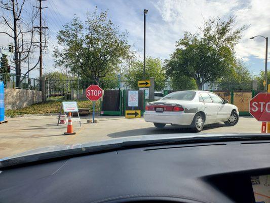 Moves quick, only 1 or 2 cars in front at 9:30am Saturday