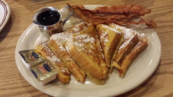 French Toast and bacon! OMG! Sweet and salty!