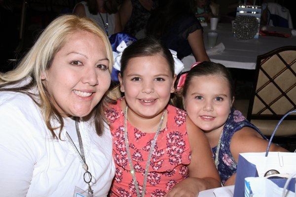 A time to spend time with Mom at a special Welcome Banquet