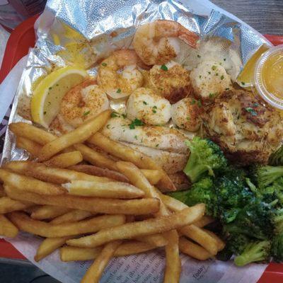 Broiled seafood combo