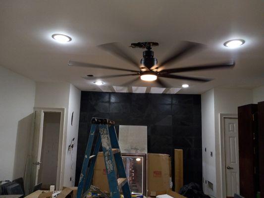 Recess lighting ceiling fan and wall tile not dine with this room yet