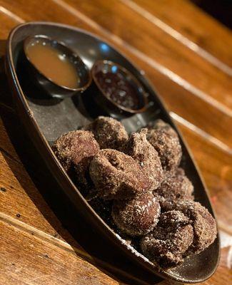 Banana donuts for the finishing touch!