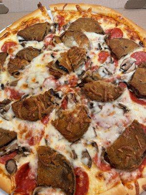 Mikey’s Famous Roastbeef and Pizza 