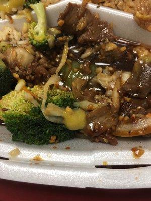 Garlic beef with green pepper added! Fantastic food!