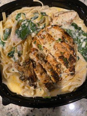 Chicken fettuccine with spinach