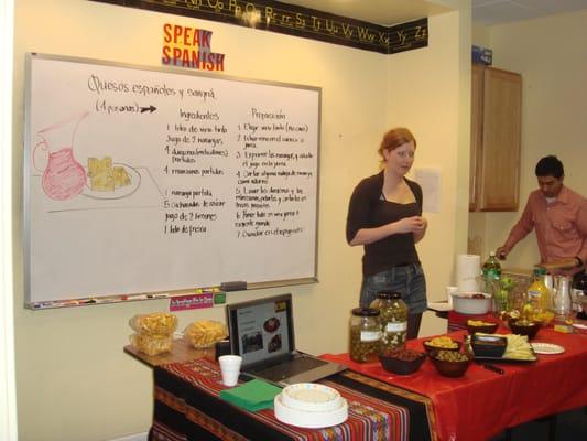 Students share their favorite recipes in Spanish