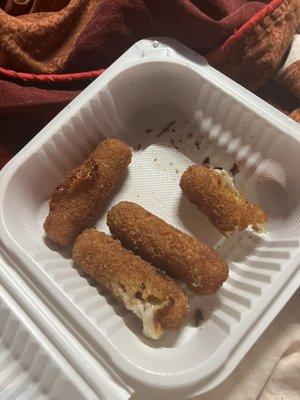 Crusty dusty musty hollo dry mozzarella sticks.