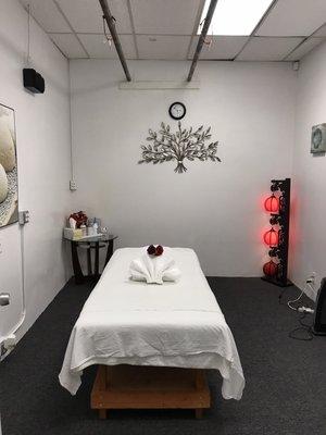 Wood Massage and Acupuncture