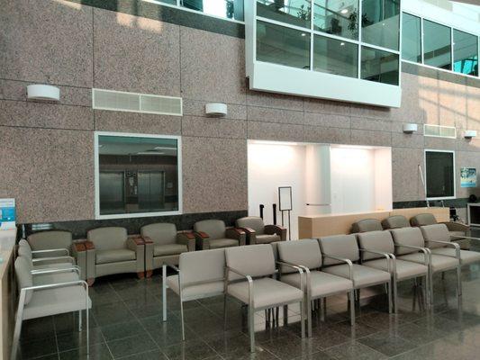 Cleveland Clinic has  comfortable waiting areas along with relaxing ambiance!