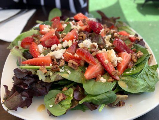 Strawberry, feta and candied walnut salad