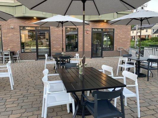 Outdoor seating on the spacious patio!