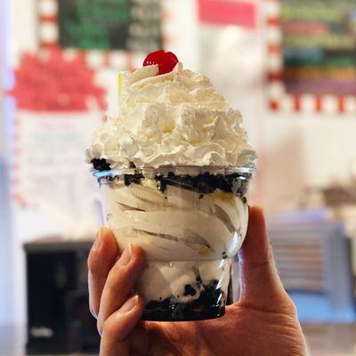 Maple soft serve ice cream (whipped cream + cookies and cream)