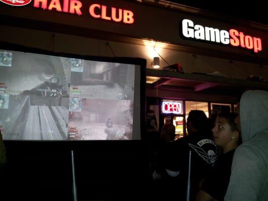 Our big screen HD projector rental for GameStop (MW3 release party)