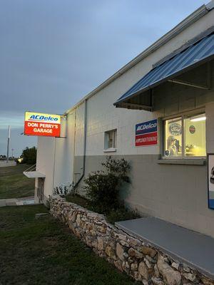 Don Perry's Garage