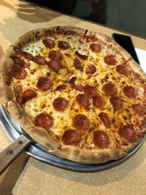 Large pepperoni pizza