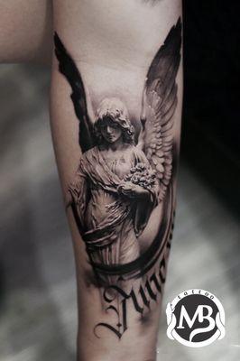 Very realistic tattoo. Just on the calf