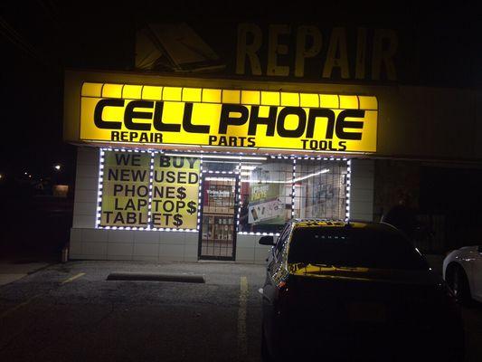 Dallas iPhone Repair Store Front