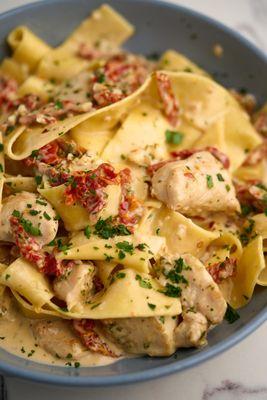 Pasta Fioro - Pappardelle + Chicken + Sun Dried Tomato + creamy garlic wine sauceparm +