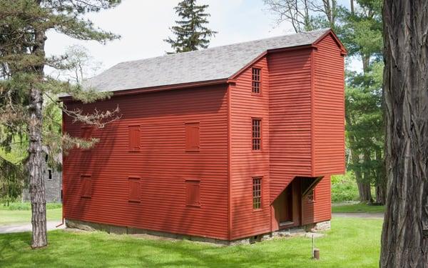 The Granary, built 1838.