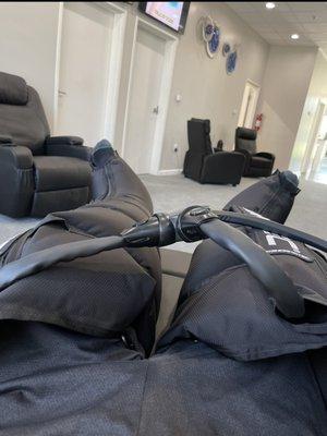 Normatec Gamereadys to help rejuvenate the entire legs in 15-20 mins using cold water compression.