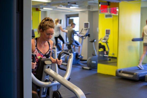 The gym is one of the many perks of staying at the EHS New Yorker. Click to learn more http://bit.ly/2xOW1g9