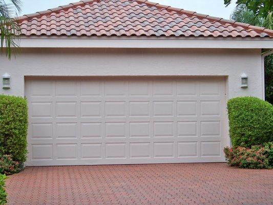 Short panel garage door