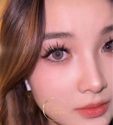 Wispy eyelash extensions-open eye