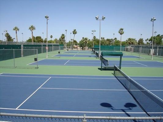 Kiwanis Recreation Center has 15 lighted tennis courts