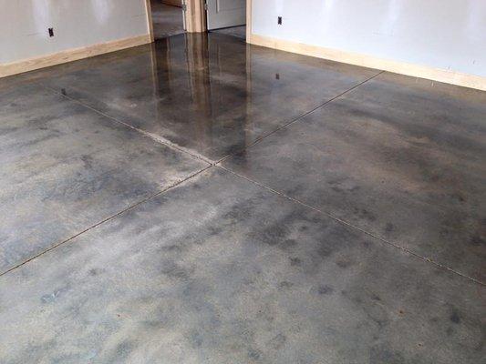 Clear polyurethane floor