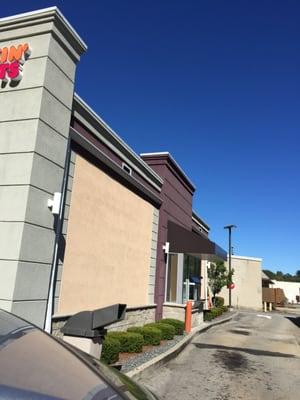 Milford Dunkin Donuts -- Milford South Plaza : 146 South Main Street / Route 140, Milford            Drive Thru