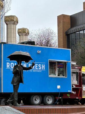 Food truck in Portland's Pioneer Square