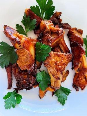 Chanterelles with Parsley - which I accidentally burned