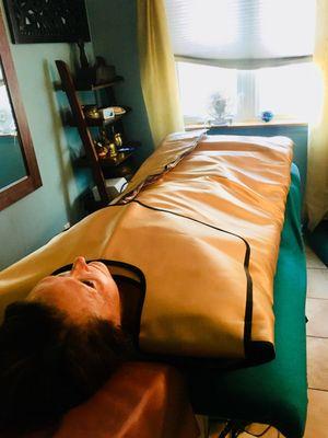 FAR infrared blanket - or as we call it the ANANDA WRAP is an amazing way to detox and rejuvenate