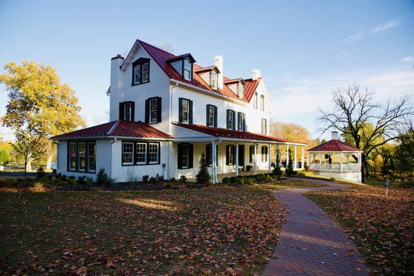 Newly Renovated Masion & Gazebo